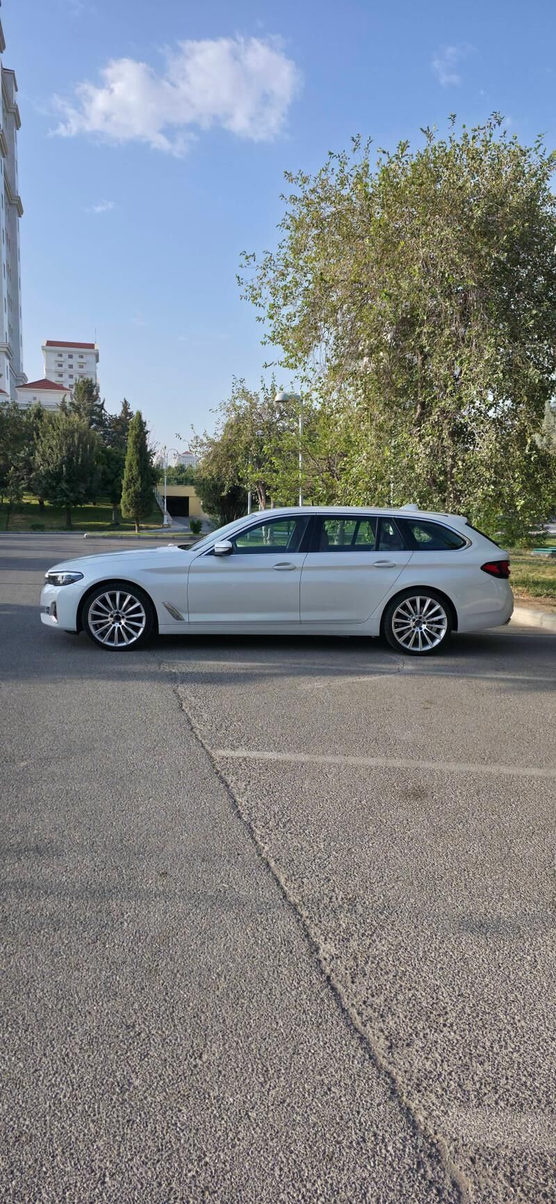 BMW 520 2022 - 490 000 TMT - Aşgabat - img 4