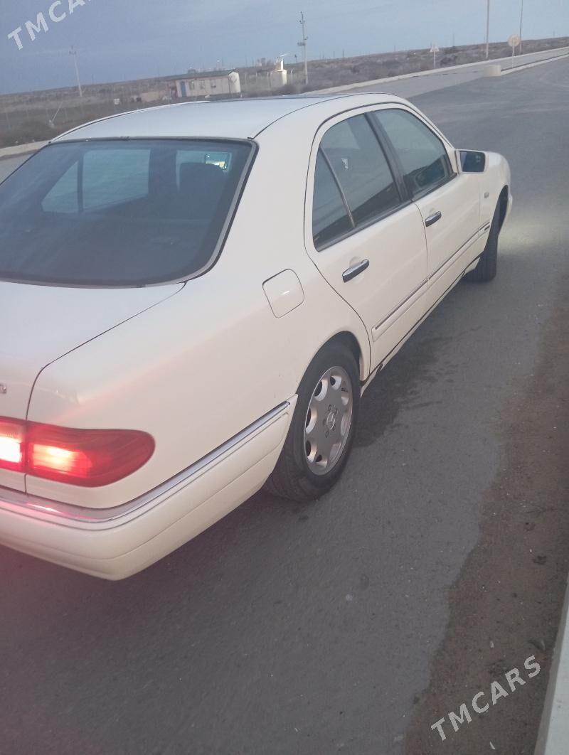 Mercedes-Benz 300E 1998 - 110 000 TMT - Туркменбаши - img 4