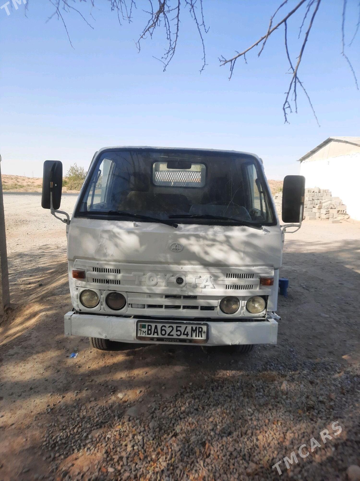 Toyota Dyna 1993 - 75 000 TMT - Ёлётен - img 4