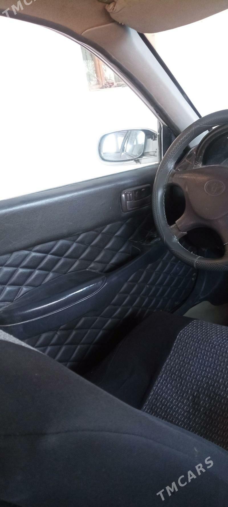 Toyota Carina 1995 - 55 000 TMT - Дашогуз - img 4