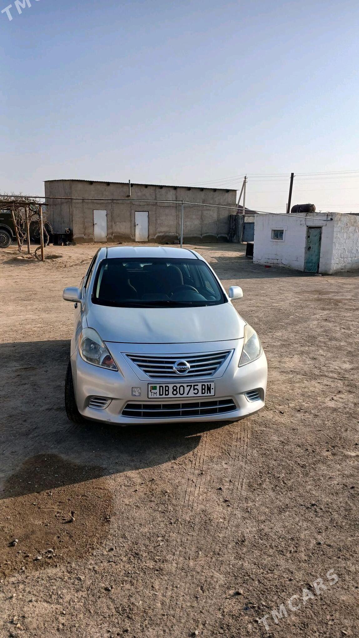 Nissan Versa 2012 - 125 000 TMT - Türkmenbaşy - img 3