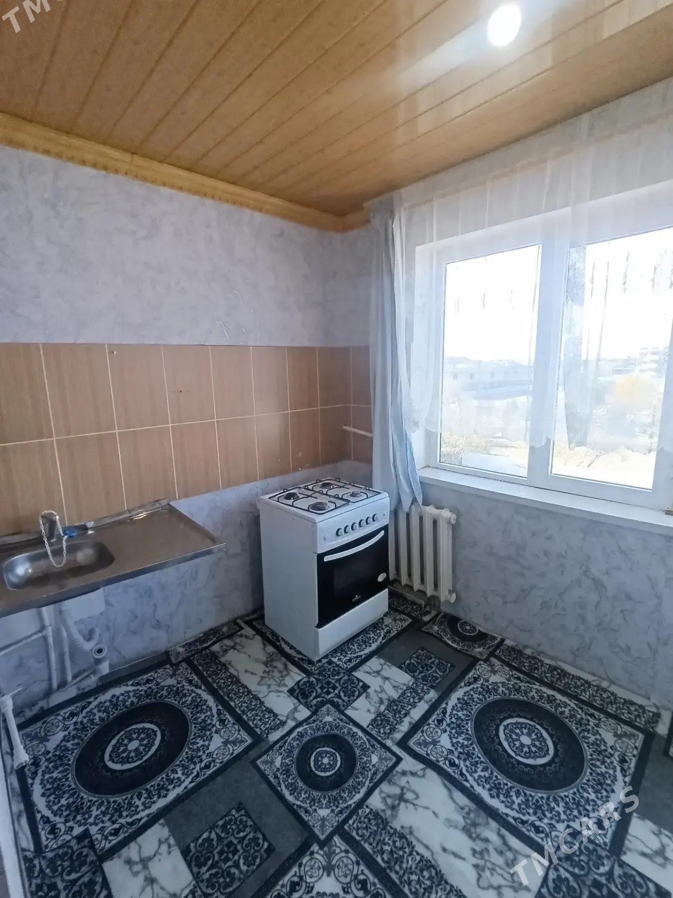 1 комн на 4 м этаже - Туркменабат - img 2