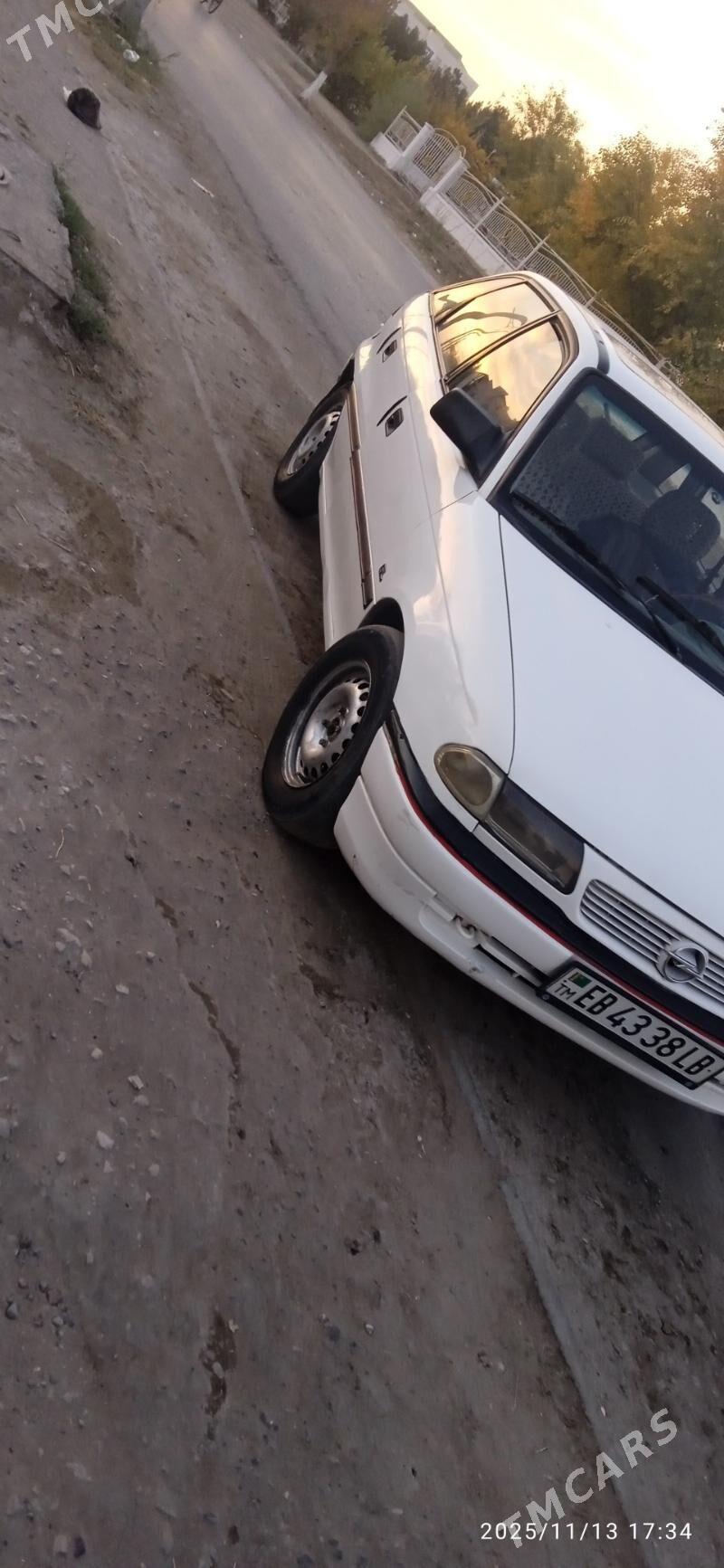 Opel Astra 1993 - 30 000 TMT - Чарджоу - img 2