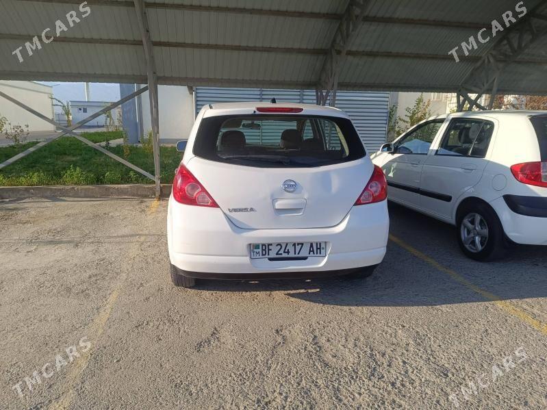Nissan Versa 2010 - 100 000 TMT - Sarahs - img 4
