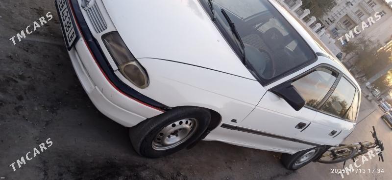 Opel Astra 1993 - 30 000 TMT - Чарджоу - img 3