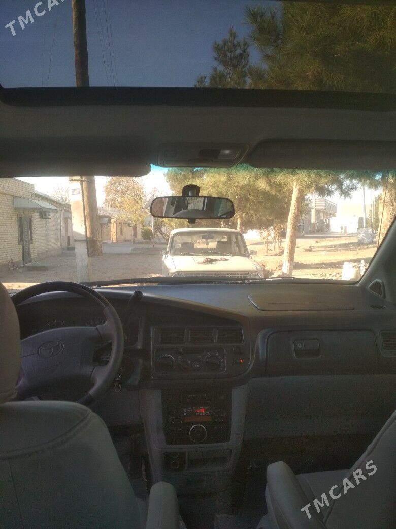 Toyota Sienna 1998 - 170 000 TMT - Сакарчага - img 5