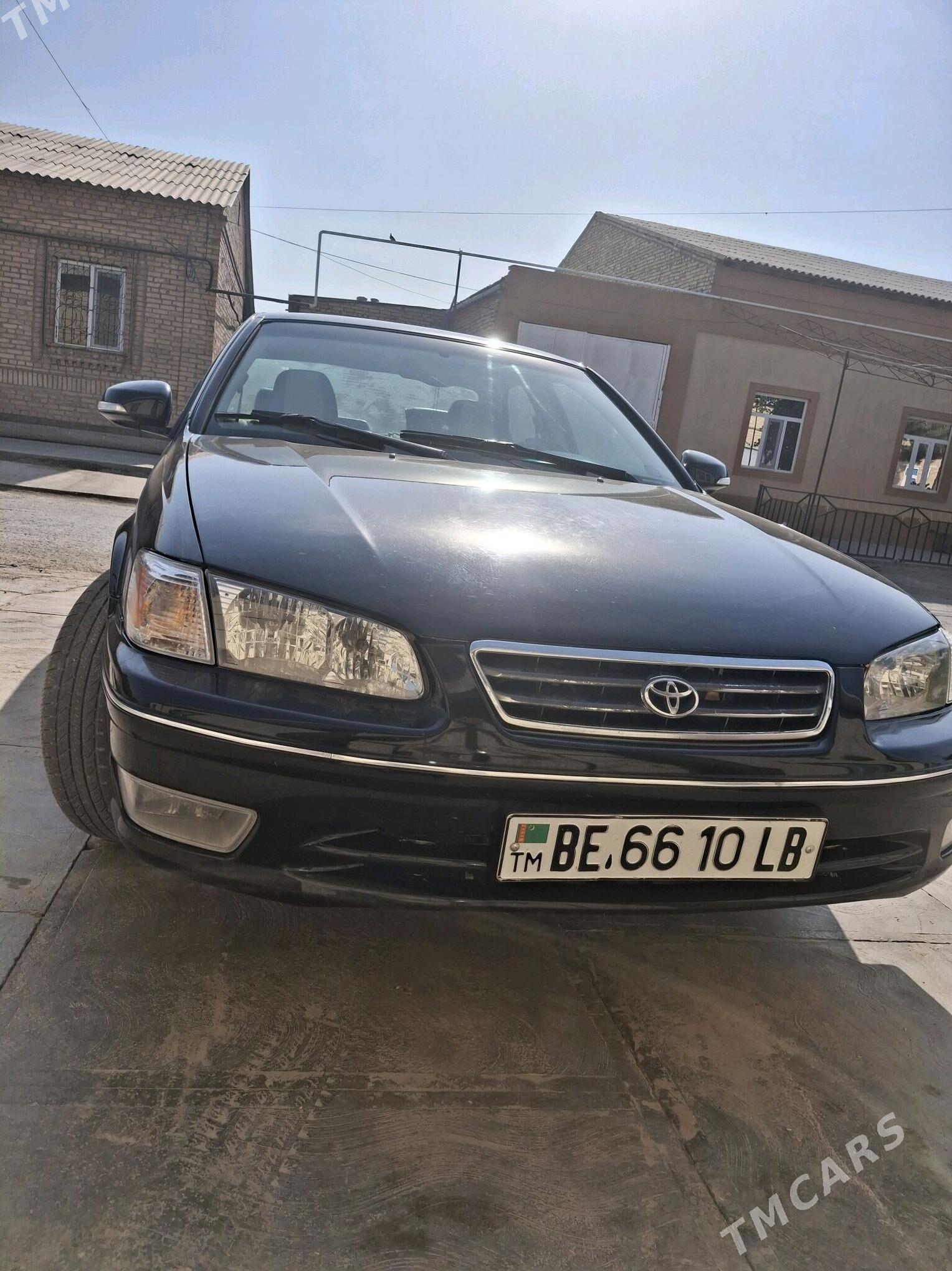 Toyota Camry 2000 - 170 000 TMT - Dänew - img 2