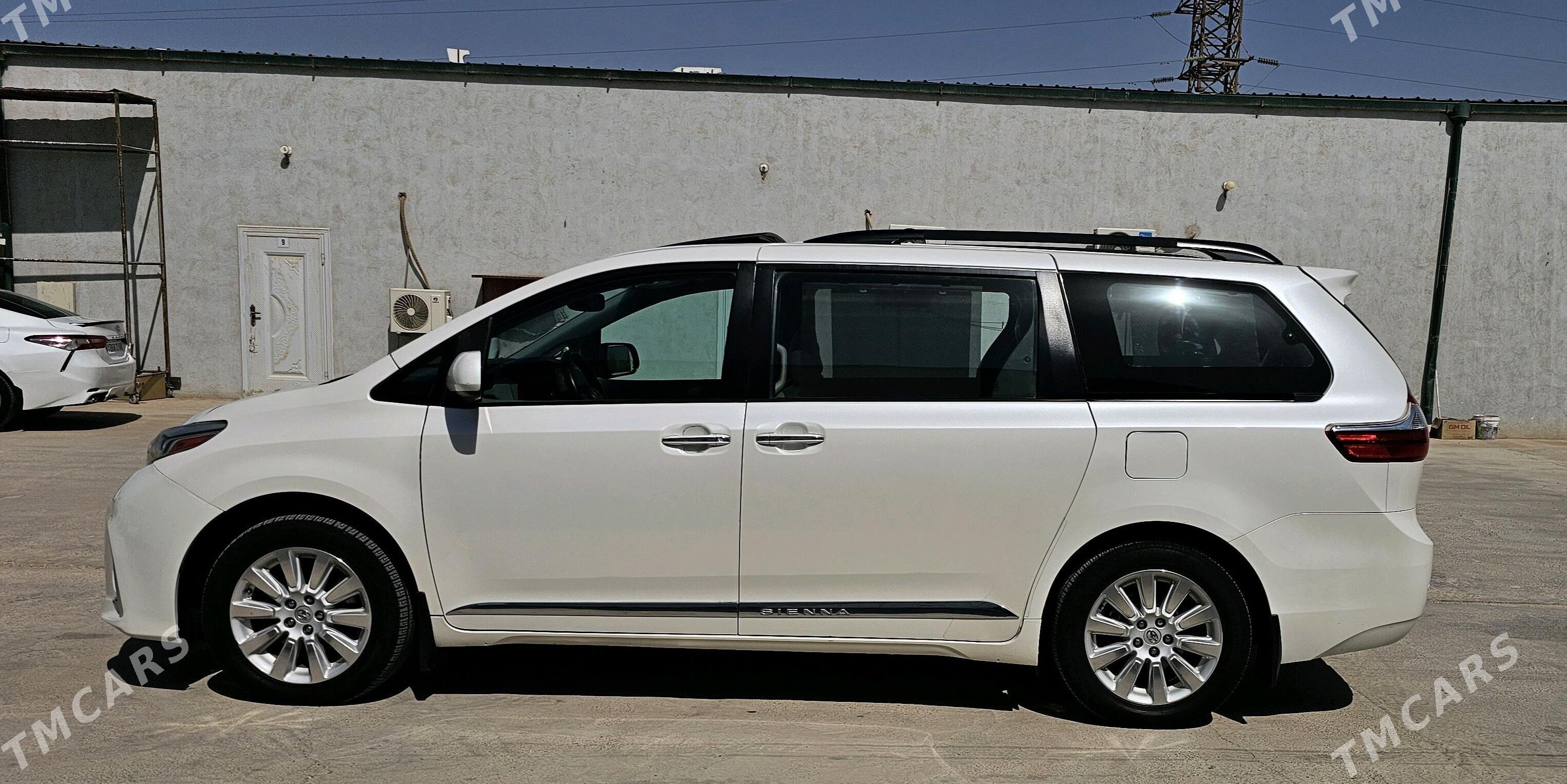 Toyota Sienna 2015 - 365 000 TMT - Теджен - img 4