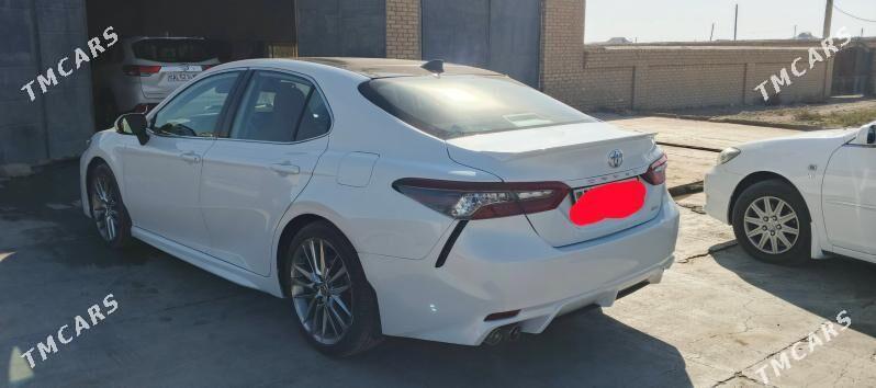 Toyota Camry 2021 - 385 000 TMT - Байрамали - img 1