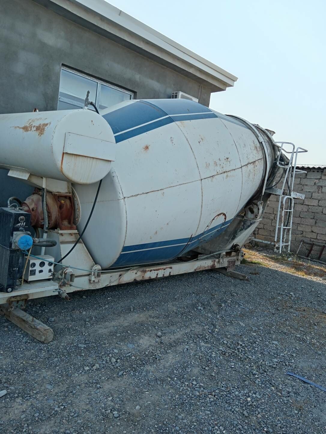 Mikser 130 000 TMT - Büzmeýin - img 1