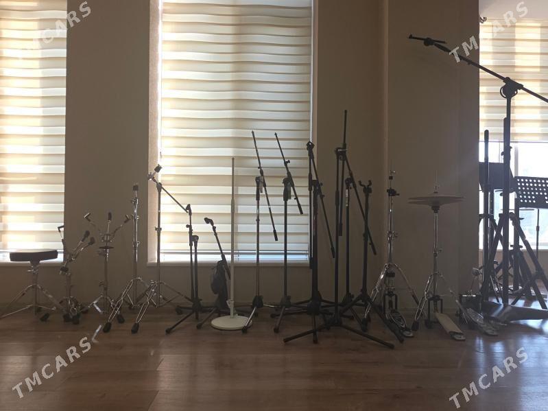 stoyka mikrafon - Айтакова (ул. Огузхана) - img 1