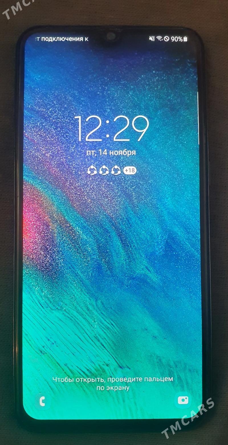 Samsung a 40 - Достлук - img 1
