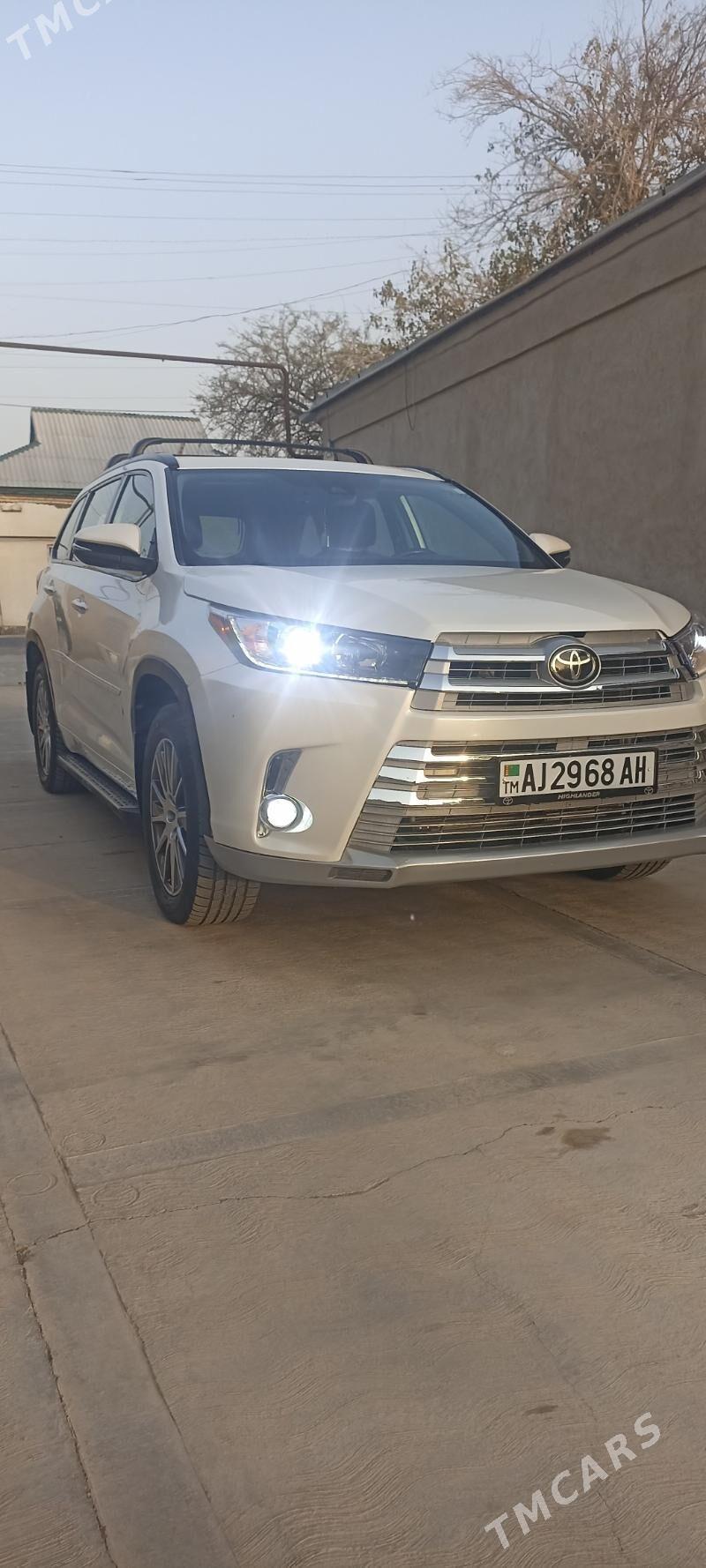 Toyota Highlander 2019 - 480 000 TMT - Серахс - img 5