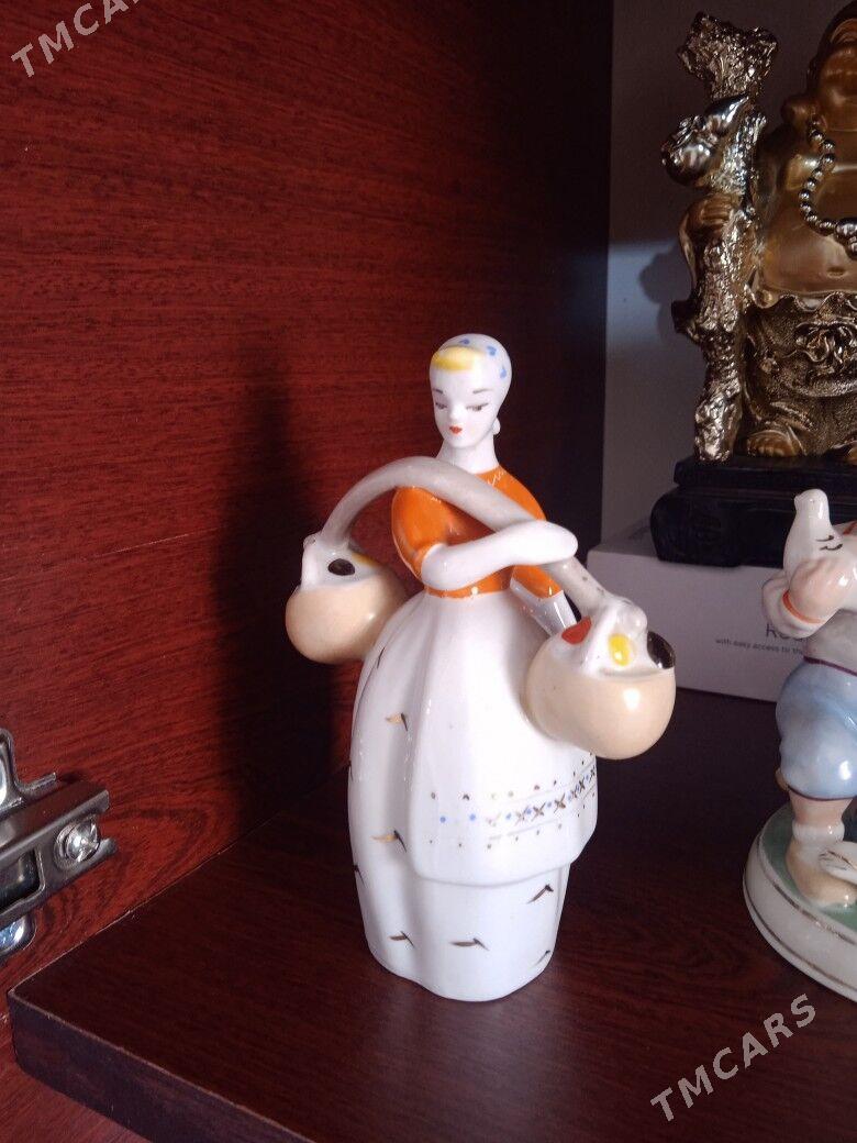 Gadymy statuetka - Balkanabat - img 2