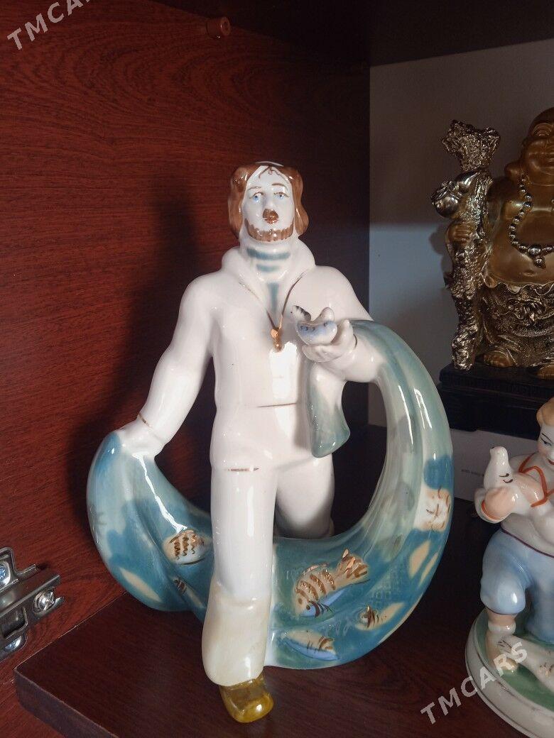 Gadymy statuetka. - Balkanabat - img 2