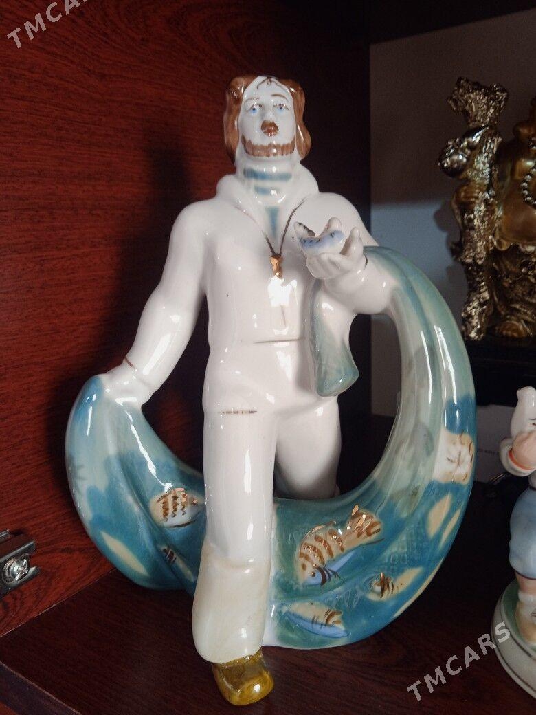 Gadymy statuetka. - Balkanabat - img 1