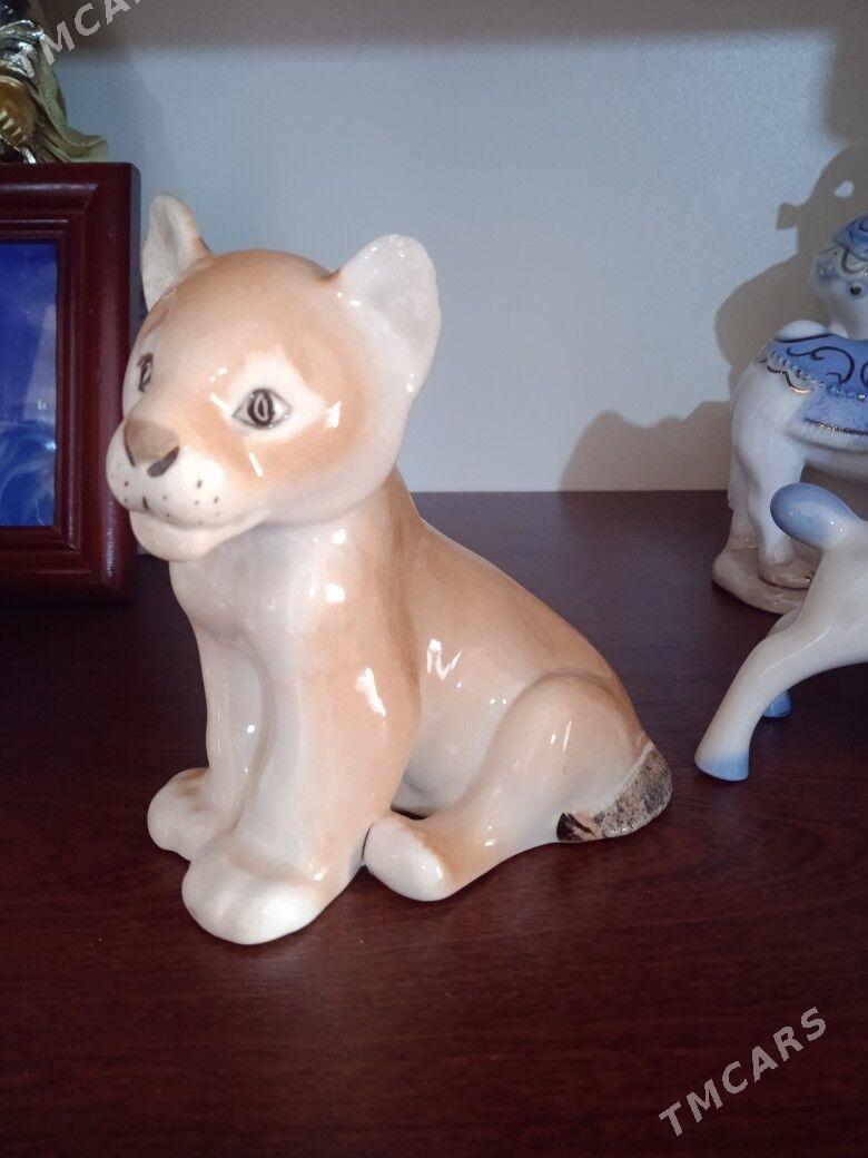 Gadymy statuetka - Balkanabat - img 1