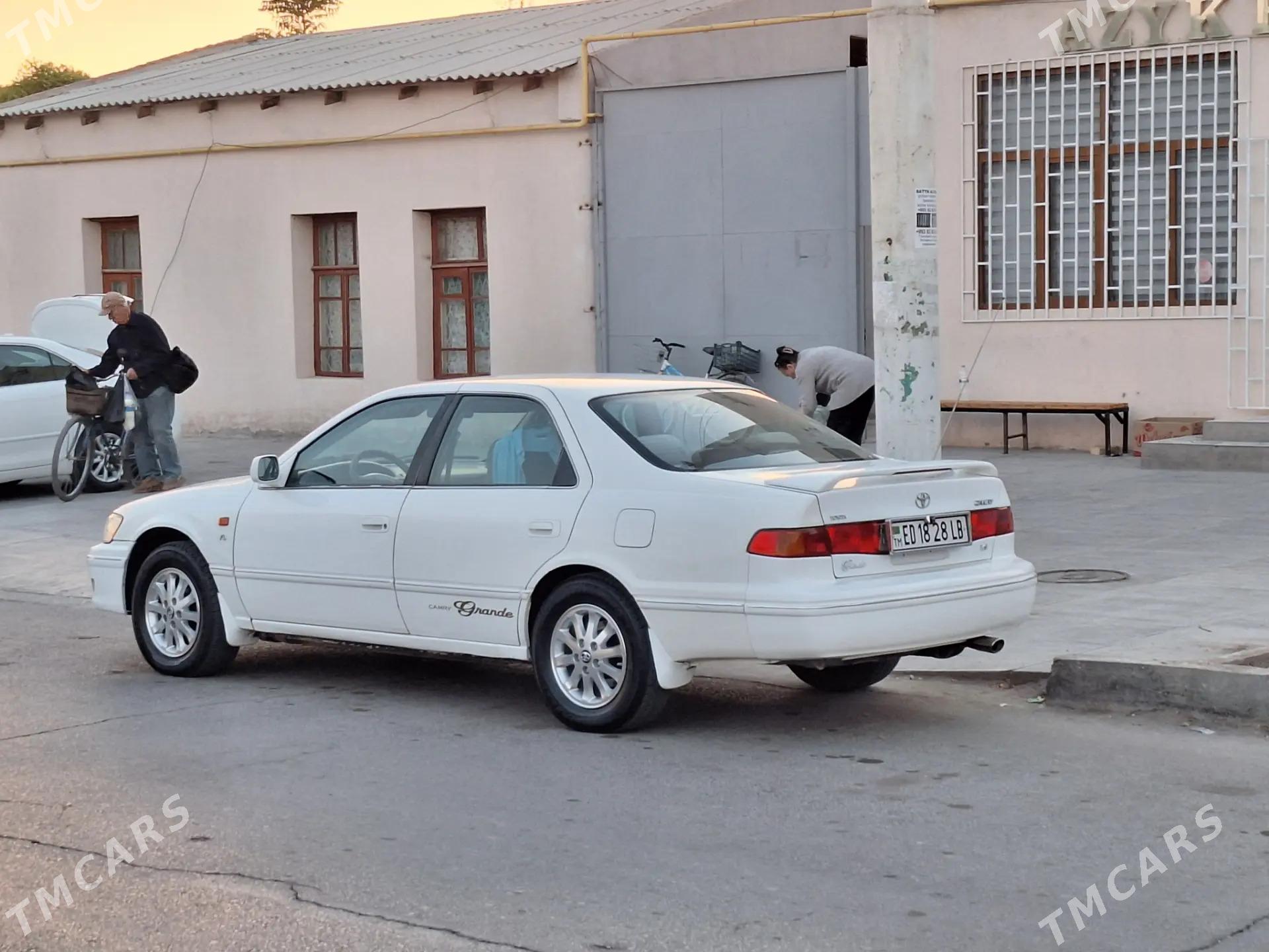 Toyota Camry 2002 - 155 000 TMT - Туркменабат - img 1