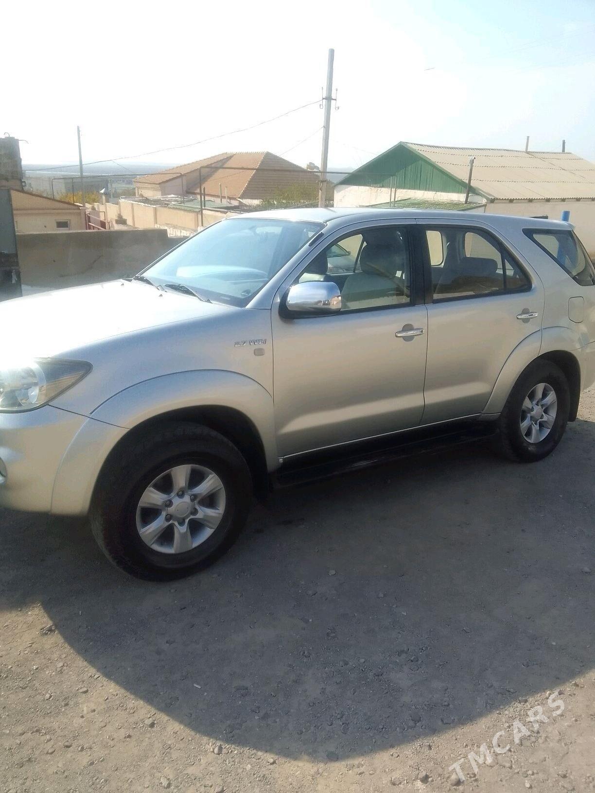 Toyota Fortuner 2007 - 250 000 TMT - Türkmenbaşy - img 5