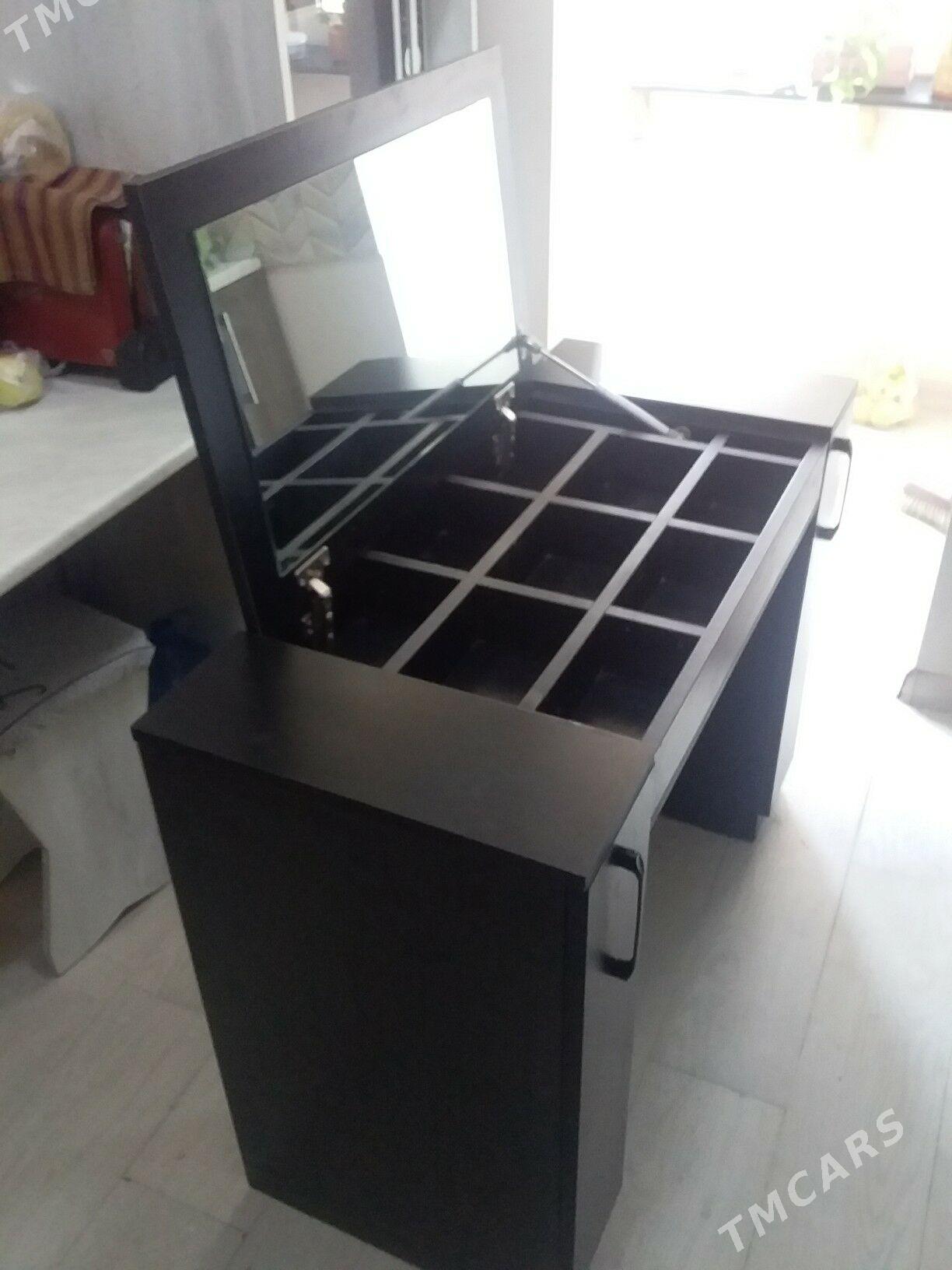 стол для макияжа - 10 mkr - img 1