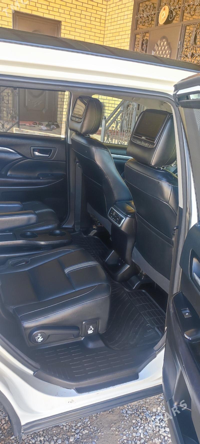 Toyota Highlander 2018 - 495 000 TMT - Мары - img 7