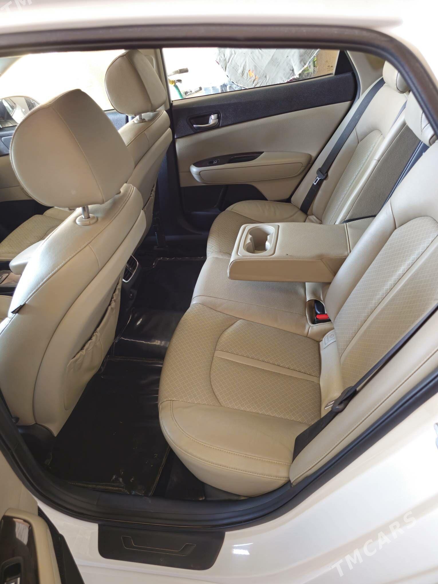 Kia Optima 2016 - 220 000 TMT - Мары - img 9