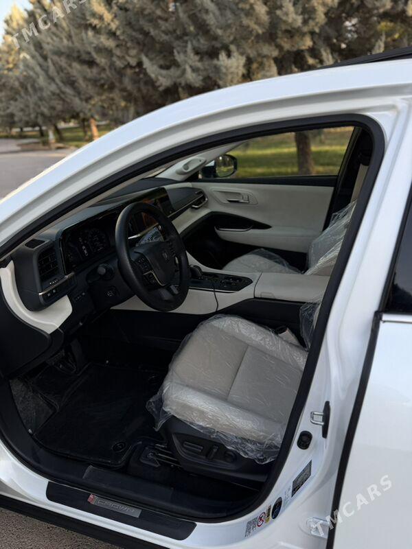 Toyota Crown 2023 - 750 000 TMT - Aşgabat - img 7