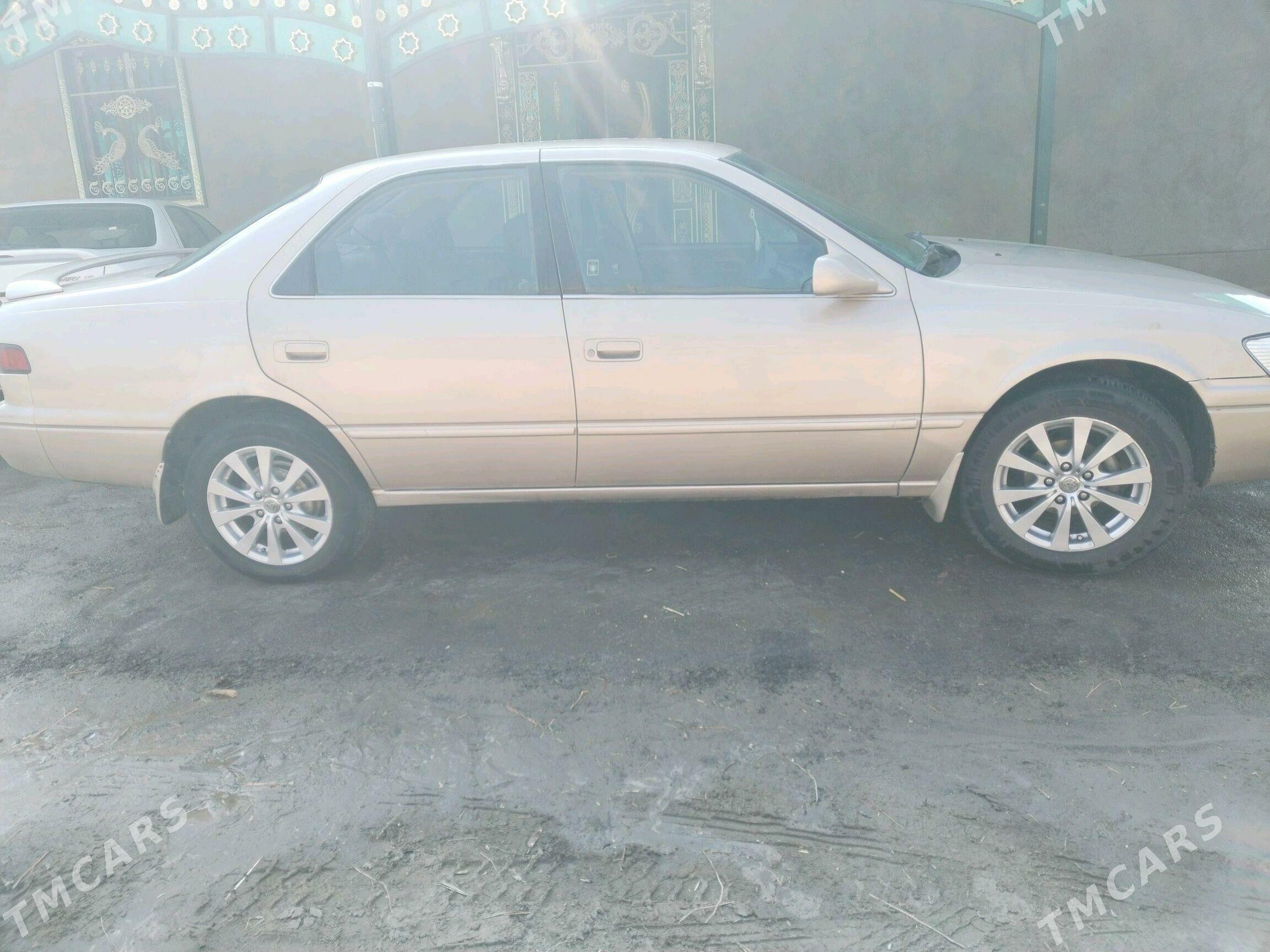 Toyota Camry 1998 - 150 000 TMT - Акдепе - img 3
