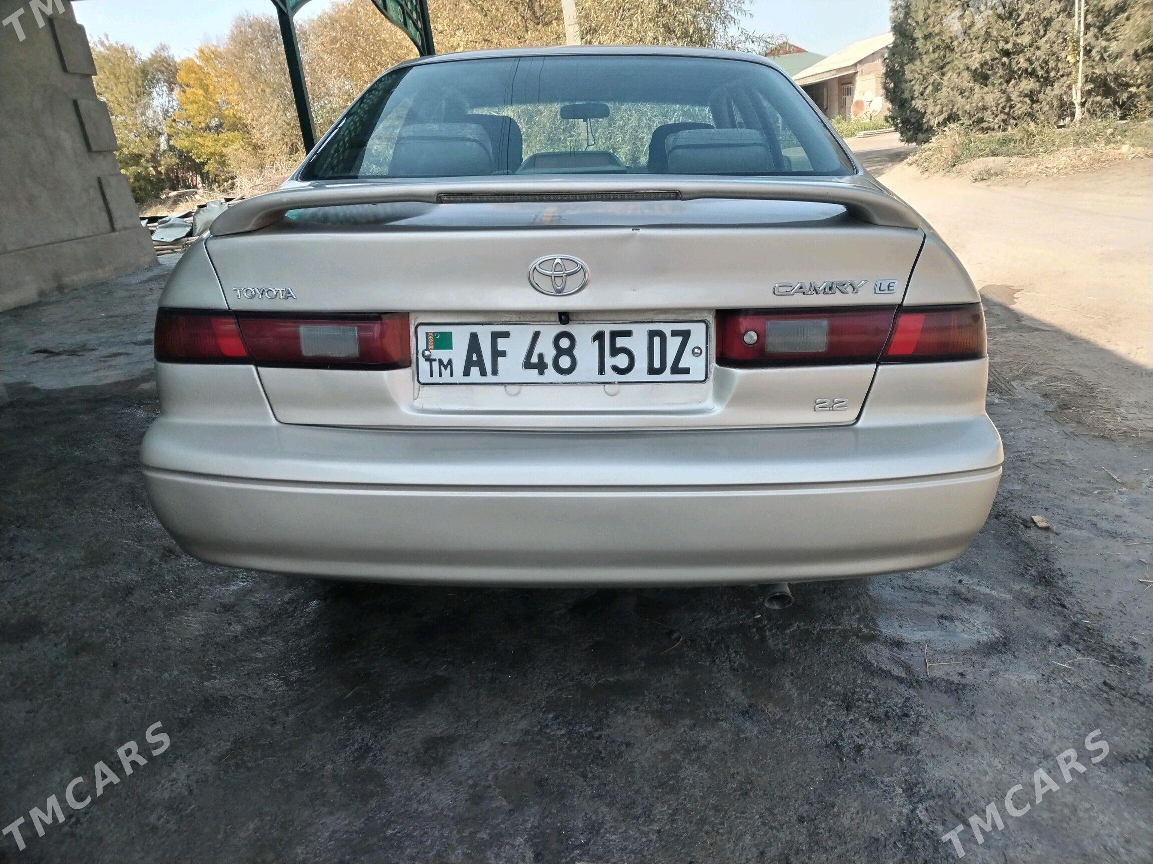 Toyota Camry 1998 - 150 000 TMT - Акдепе - img 4