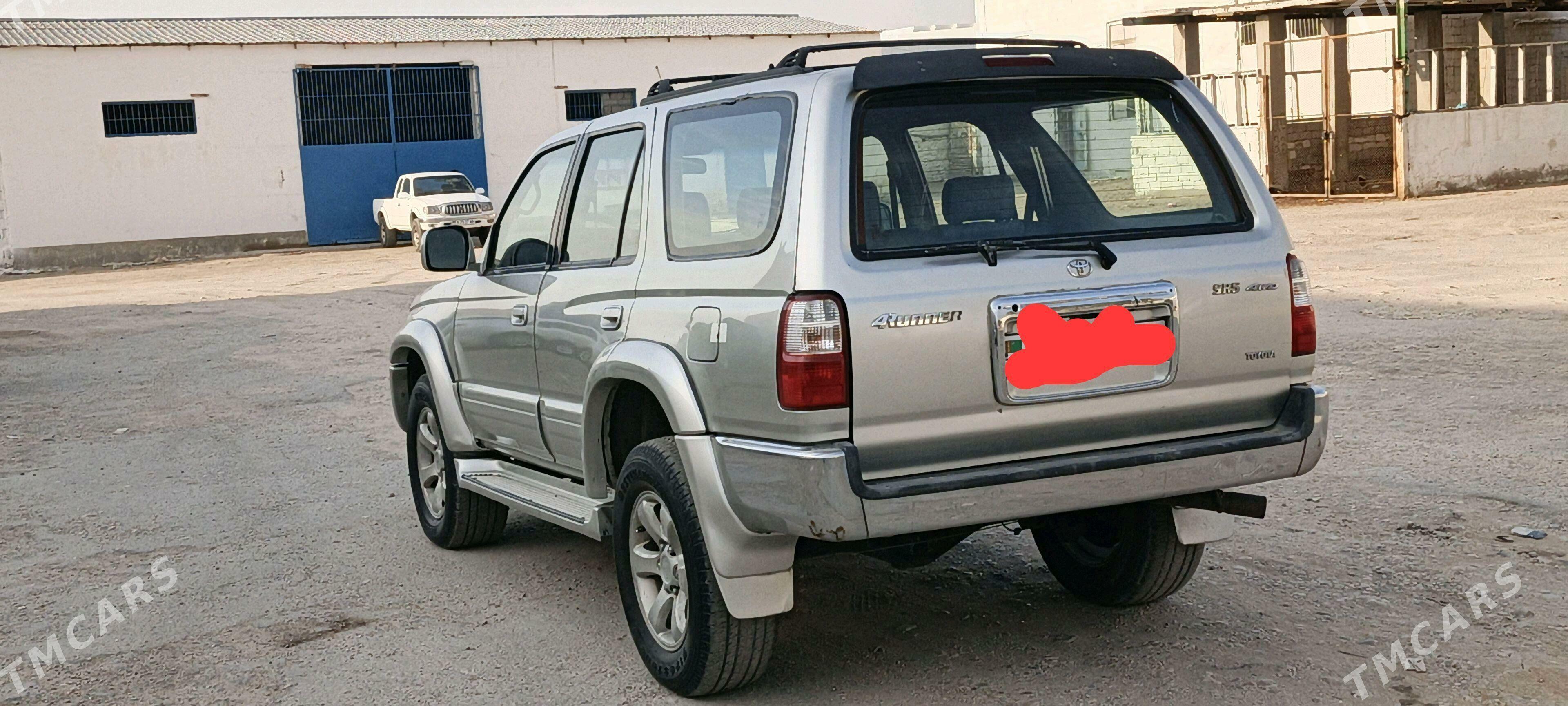 Toyota 4Runner 2002 - 140 000 TMT - Balkanabat - img 4