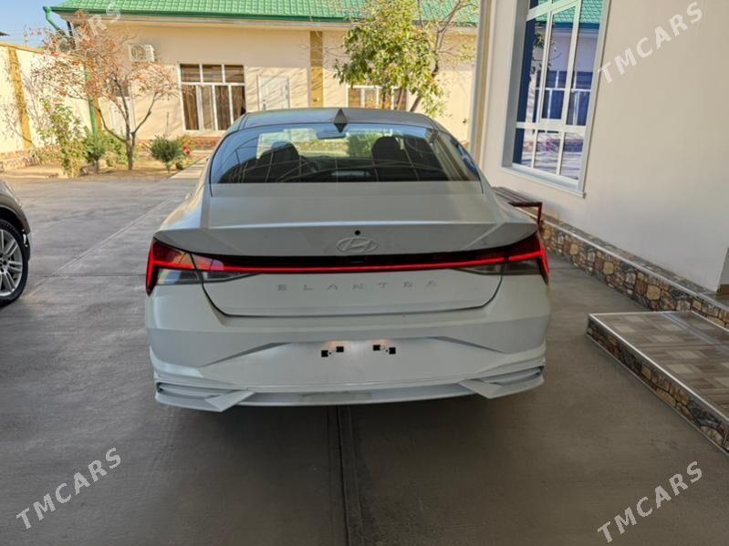 Hyundai Elantra 2022 - 210 000 TMT - Бузмеин - img 7