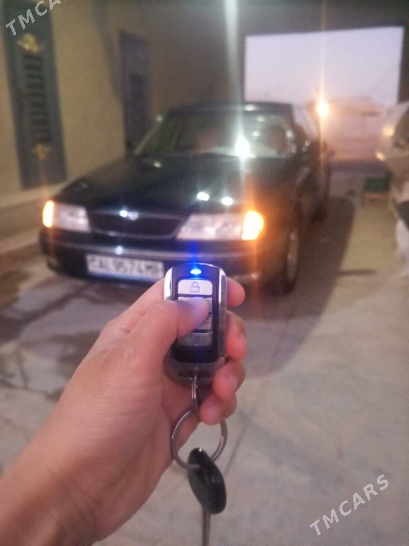 Toyota Avalon 1999 - 138 000 TMT - Туркменгала - img 2