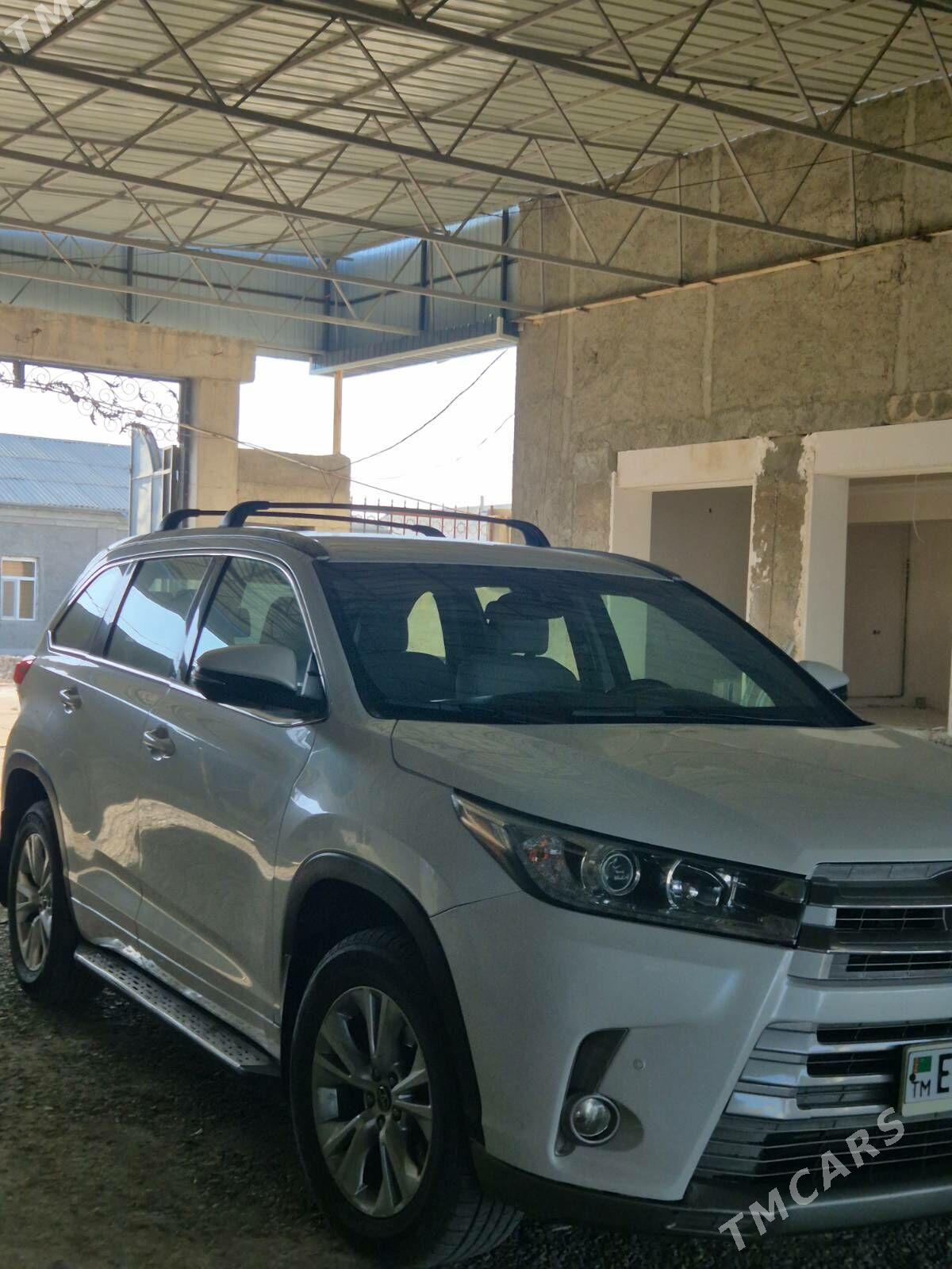 Toyota Highlander 2018 - 410 000 TMT - Мары - img 3