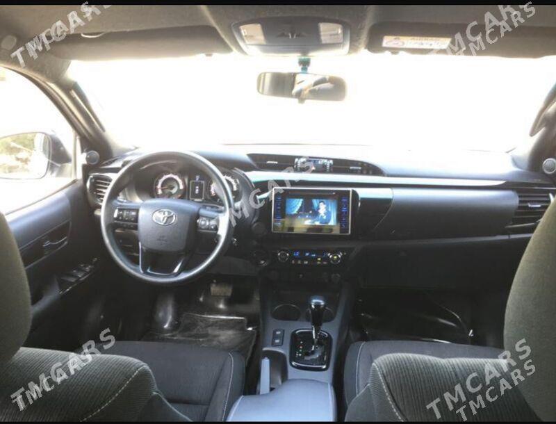Toyota Hilux 2018 - 510 000 TMT - Aşgabat - img 3