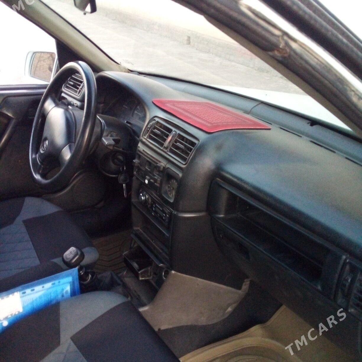 Opel Vectra 1991 - 26 000 TMT - Саят - img 4