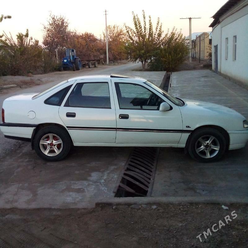 Opel Vectra 1991 - 26 000 TMT - Саят - img 2