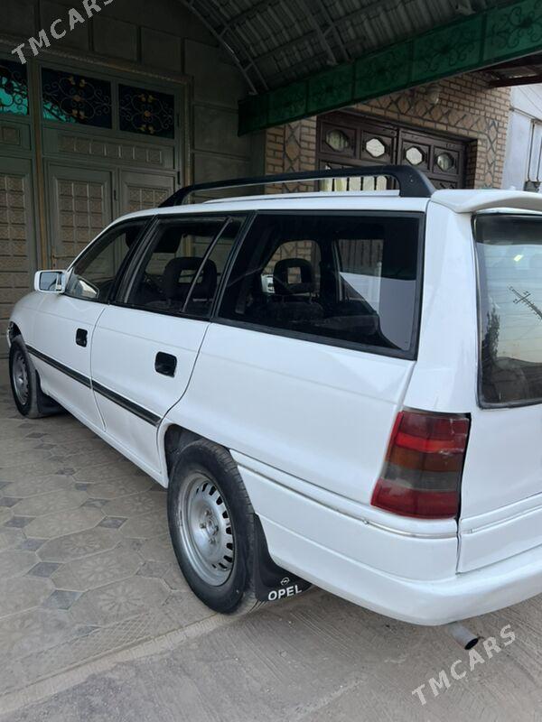 Opel Astra 1992 - 36 000 TMT - Дашогуз - img 3
