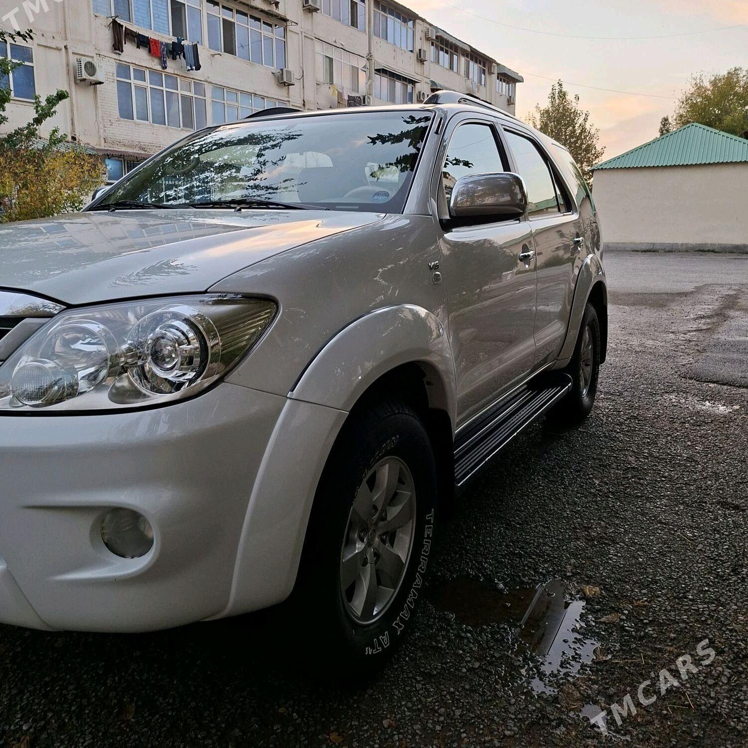 Toyota Fortuner 2006 - 330 000 TMT - Aşgabat - img 2