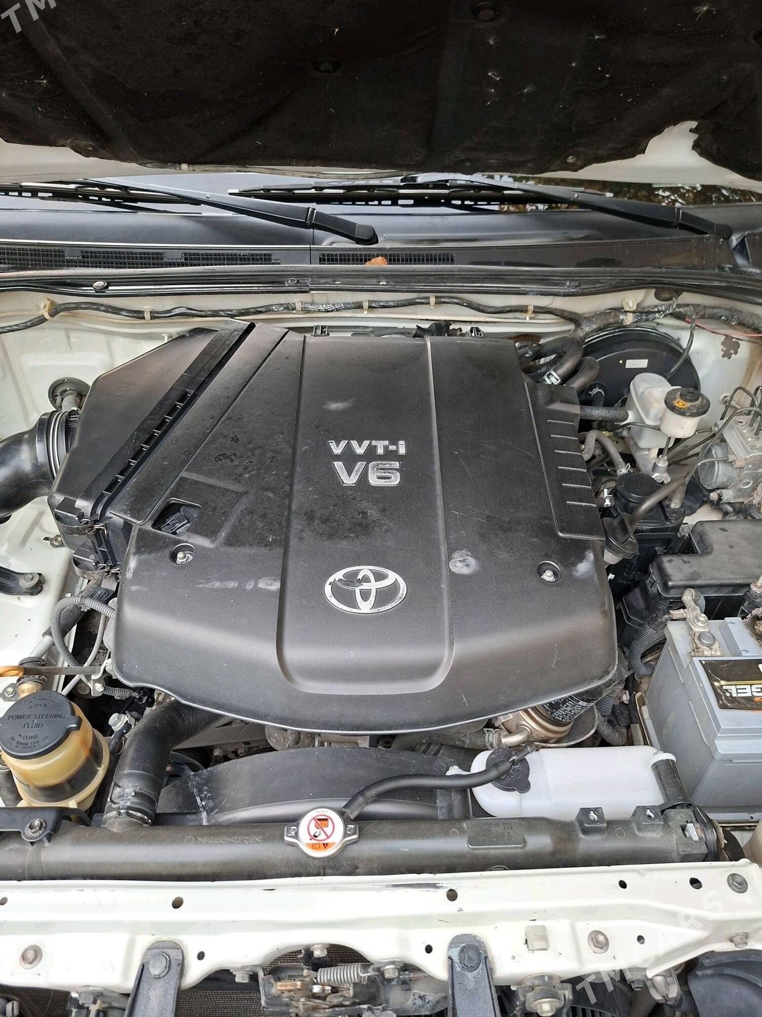 Toyota Fortuner 2006 - 330 000 TMT - Aşgabat - img 9