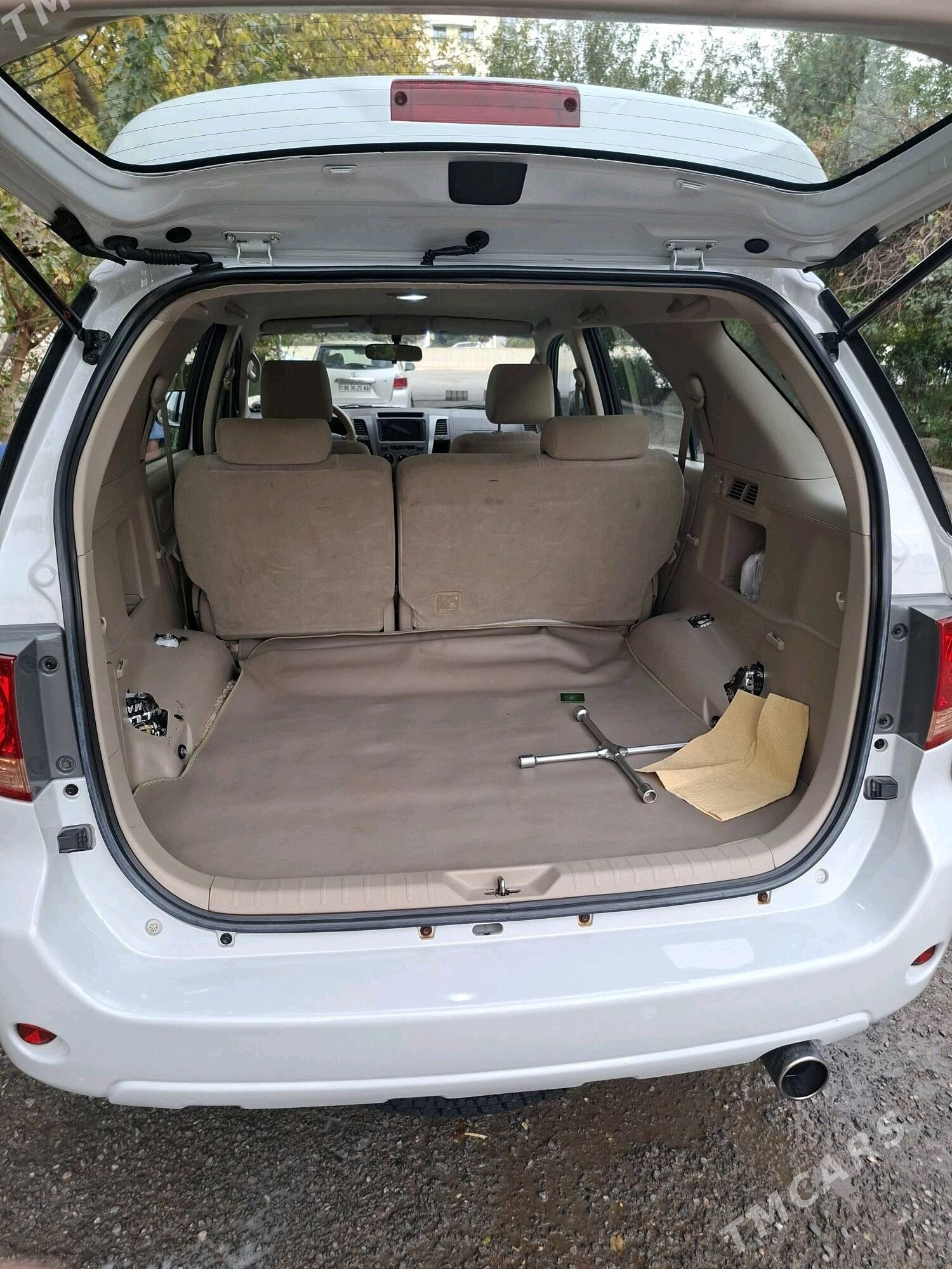 Toyota Fortuner 2006 - 330 000 TMT - Aşgabat - img 8