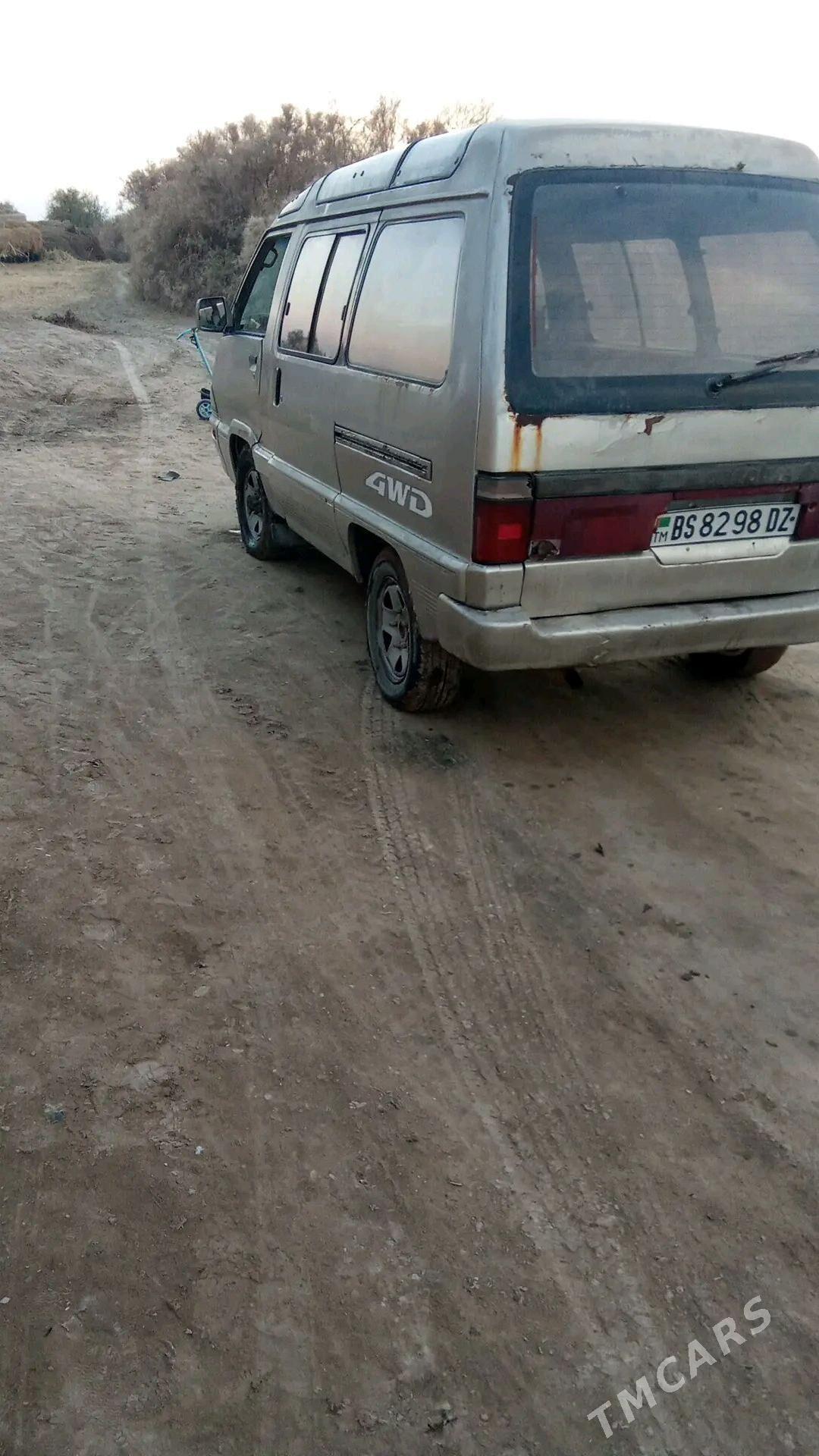 Toyota Town Ace 1989 - 30 000 TMT - етр. Туркменбаши - img 4