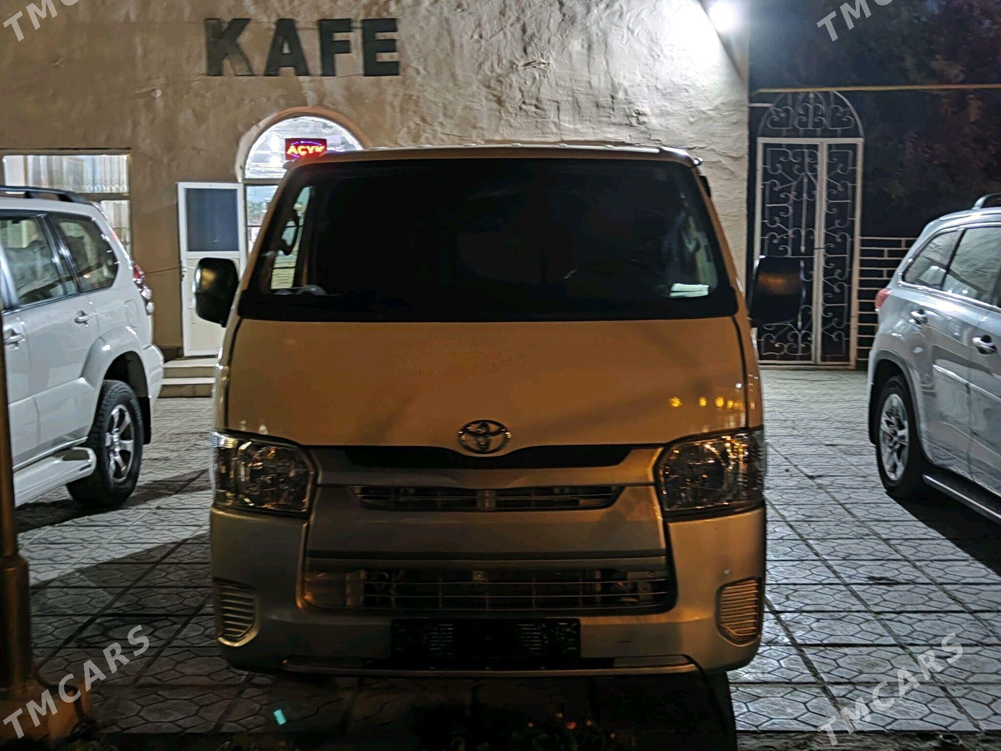 Toyota Hiace 2020 - 390 000 TMT - Türkmenabat - img 2