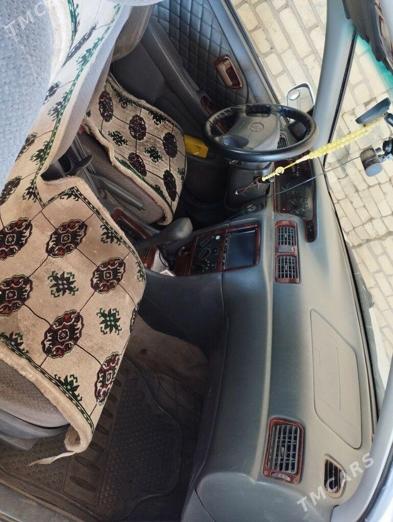 Toyota Camry 2002 - 155 000 TMT - Halaç - img 5