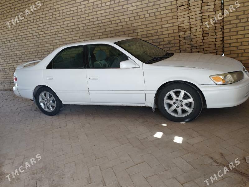 Toyota Camry 2002 - 155 000 TMT - Halaç - img 2