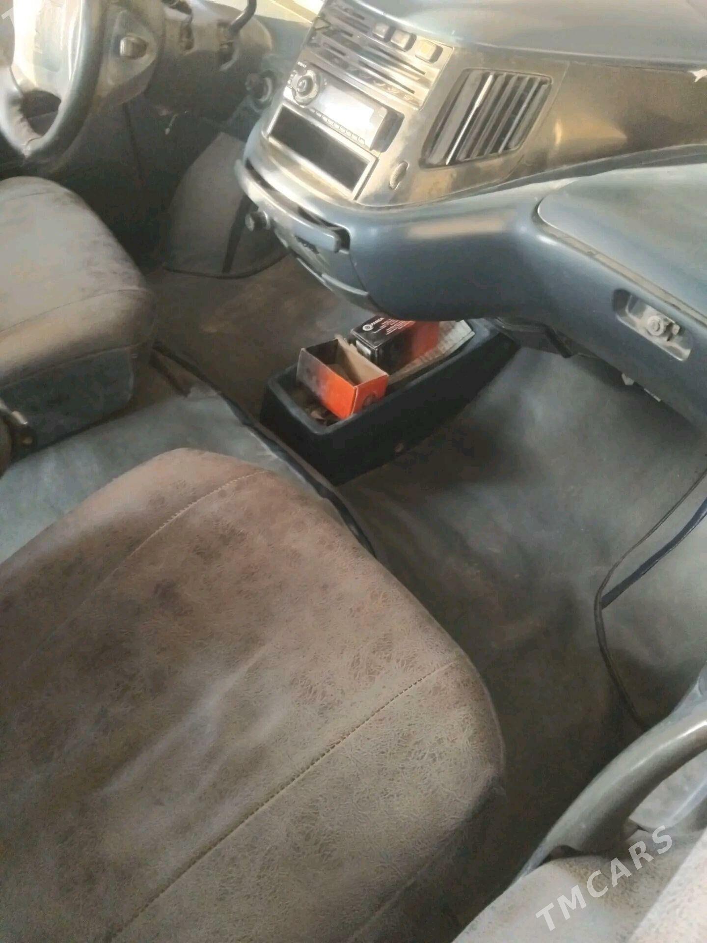 Toyota Previa 1992 - 70 000 TMT - Халач - img 2