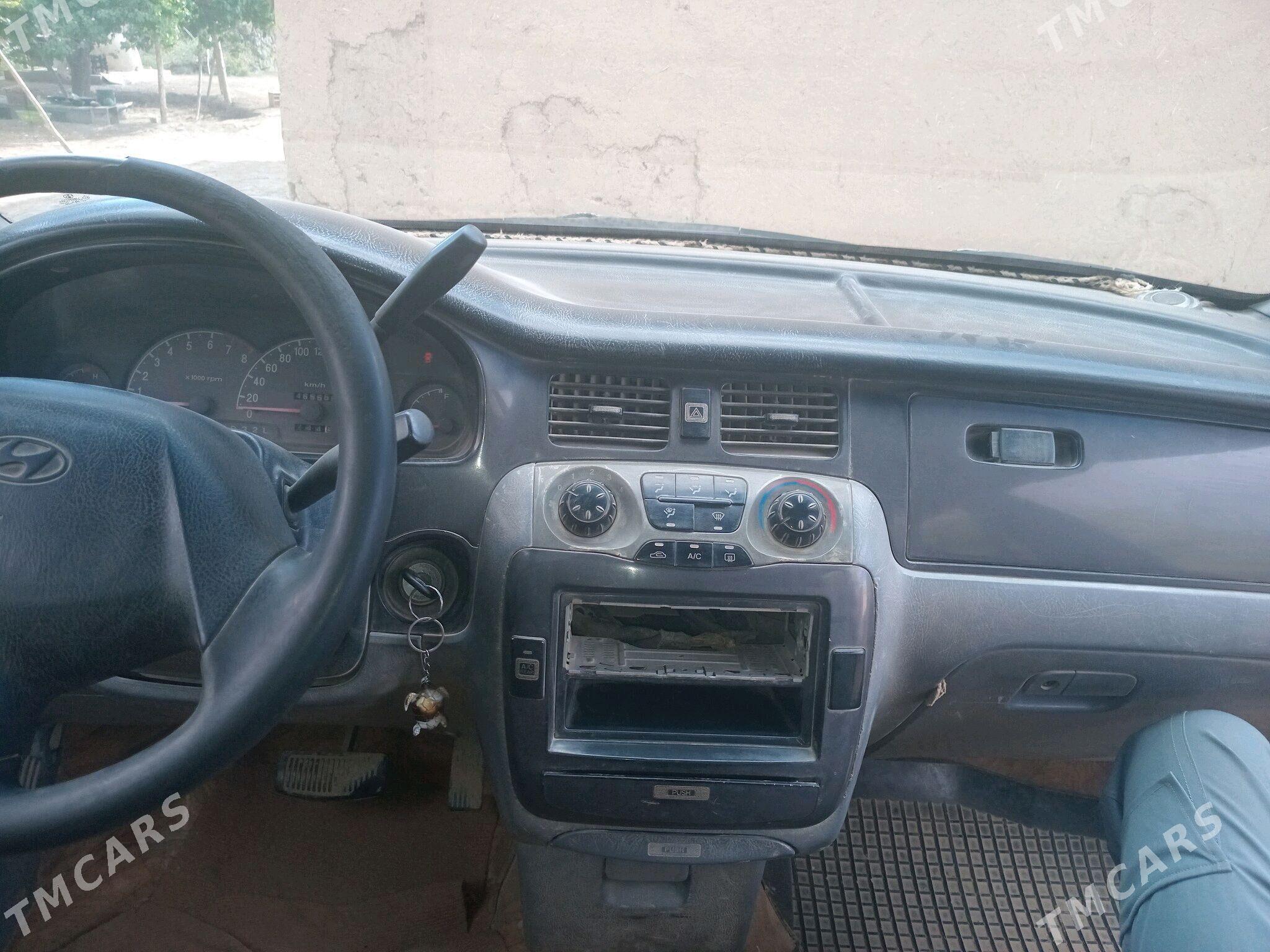 Hyundai Trajet 2002 - 85 000 TMT - Gubadag - img 2