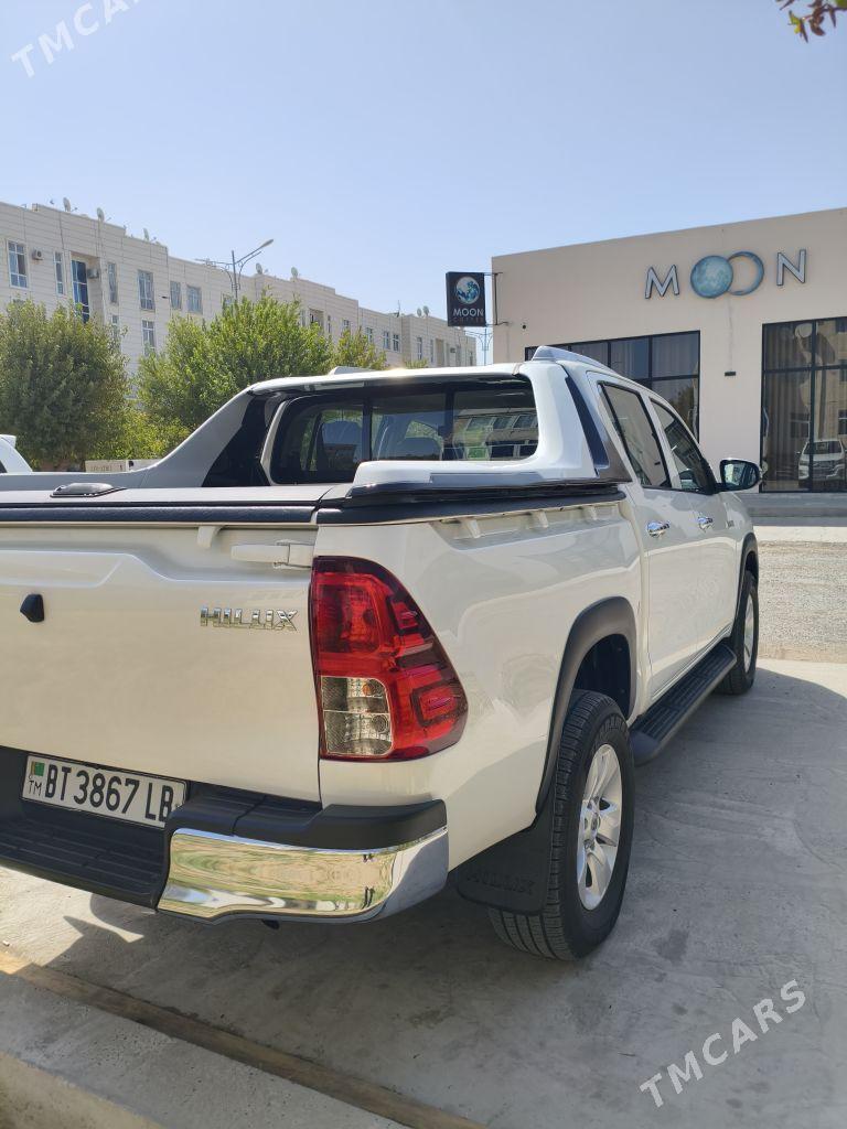 Toyota Hilux 2021 - 600 000 TMT - Türkmenabat - img 4