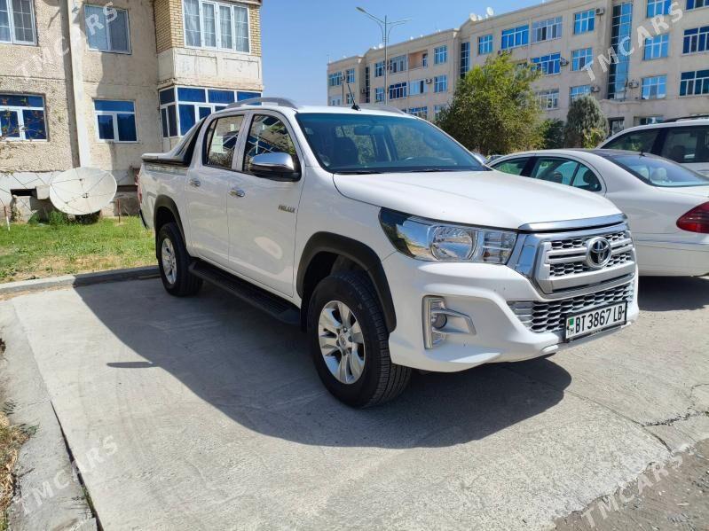 Toyota Hilux 2021 - 600 000 TMT - Türkmenabat - img 3