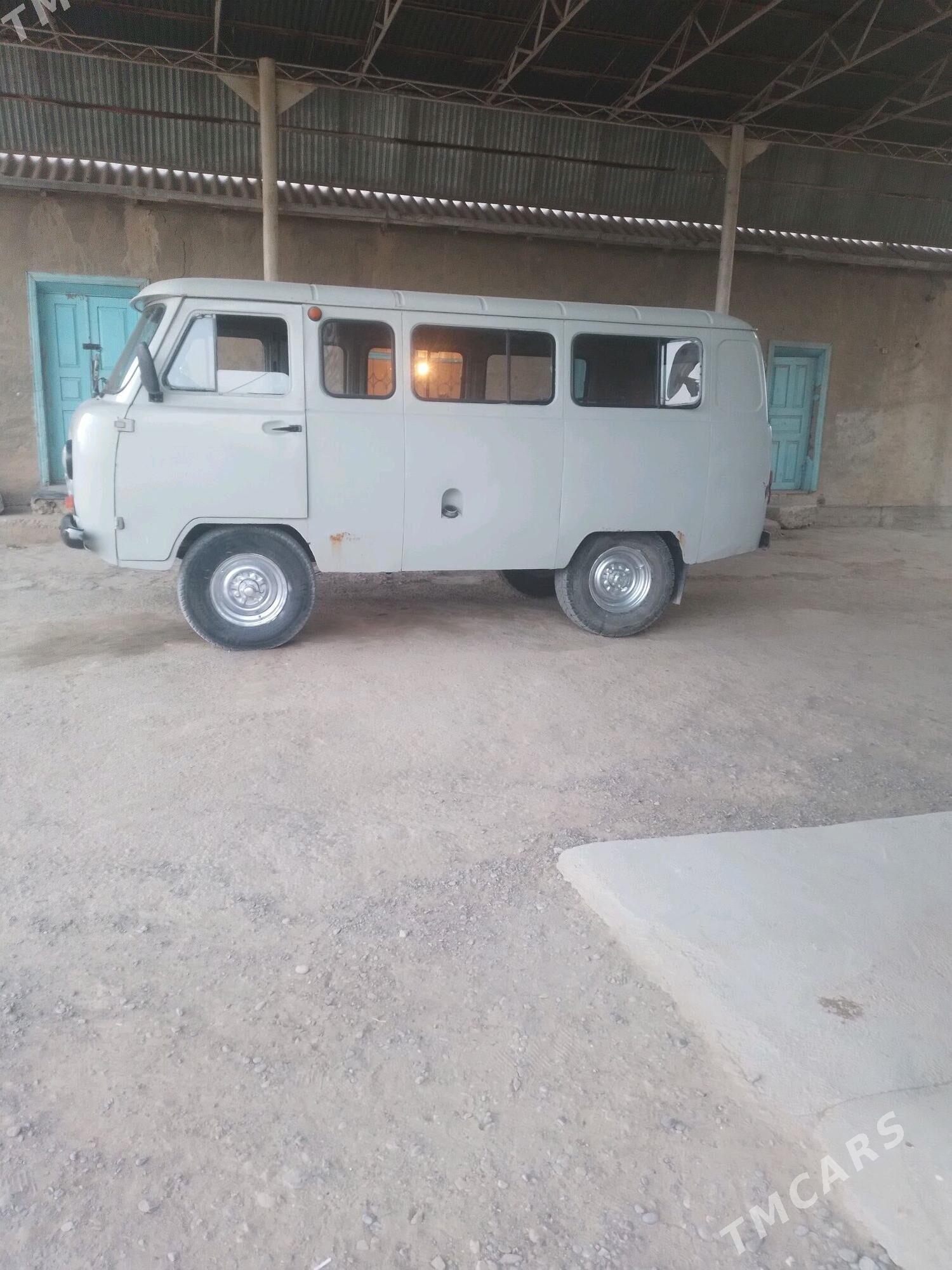 UAZ 2206 2000 - 30 000 TMT - Мургап - img 3