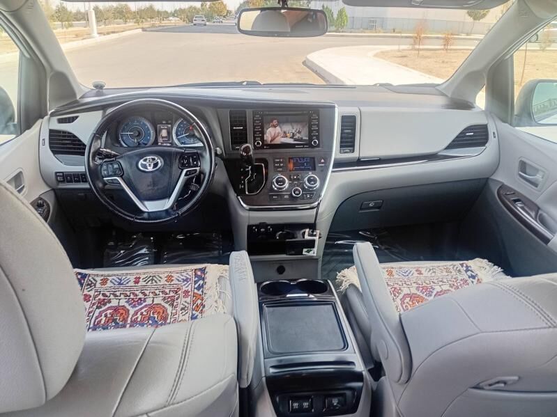 Toyota Sienna 2018 - 390 000 TMT - Мир 7 - img 5